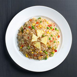 121 Riso saltato con ananas