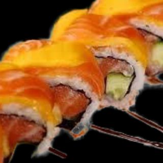 Uramaki mango roll