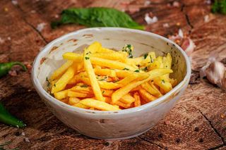 Cartofi prajiti de casa cu usturoi si grana padano 250g