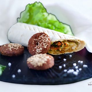 Kebab cu falafel