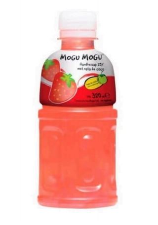 Mogu mogu Strawberry juice 25% with nata de coco