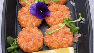 TARTARE DI SALMONE 6 PEZZI