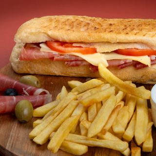 Sendvič sa pršutom +Coca-Cola