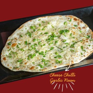 Naan cu Branza, Chilli si Usturoi / Cheese Chilly Garlic Naan
