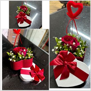 Una rosa in mini scatola di cuore 