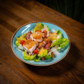 Sałatka cezar z kurczakiem