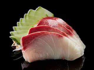 Sashimi Hamachi (4 Uds.)