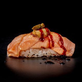 148. Nigiri salmone fry