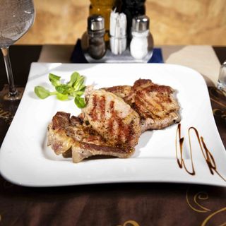 Ceafa de porc marinata la gratar