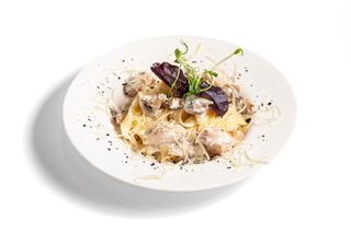 Паста с курицей и грибами (450г)