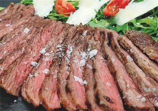 Телешко слайс с рукола и пармезан (250гр)