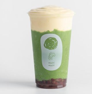 Shizuoka matcha milk tea con crème brûlée e fagioli adzuki