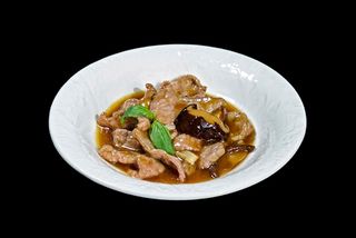 287. Manzo con bambù e funghi