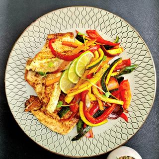 File de pastrav cu legume la plita