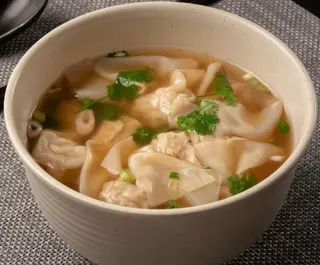 26.Sopa de Wan-Tun