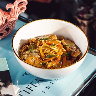 აზიური პასტა ქათმით