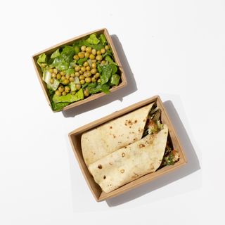 Վրապ հավի փափկամսով և աղցան