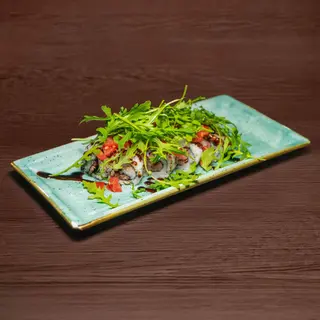 199. Uramaki latin beef