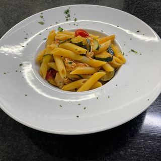 Penne zucchine e salmone
