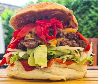 Toro burger + krumpirići