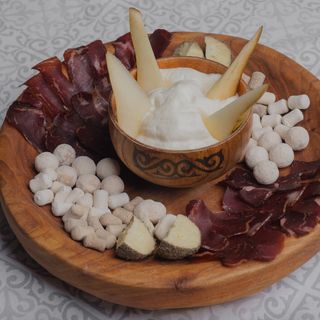 Ассорти Qurt&Wine