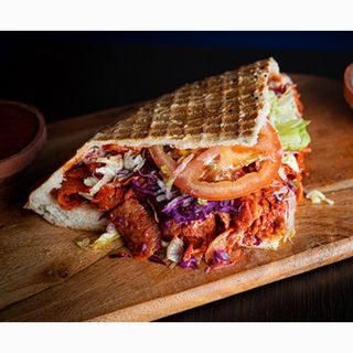  2 Pitas 1 patata y coca cola 