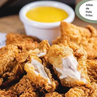 Tapa de alitas de pollo fritas (6 uds.)