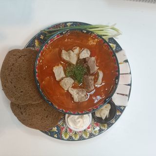 Ukrainian borshct with lard and garlic