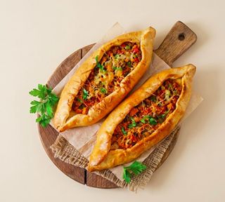 Pizza Pide Carne Y Verduras (Mediana)
