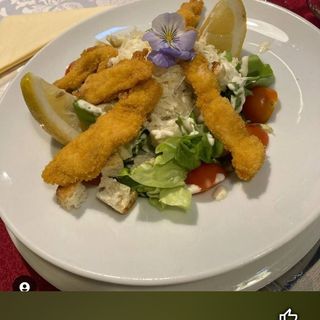 Salata Caesar cu piept de  pui