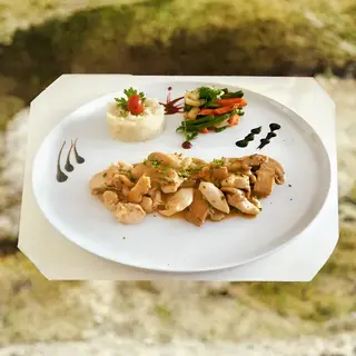 Pâtes Emincée de Poulet Sauce Blanche