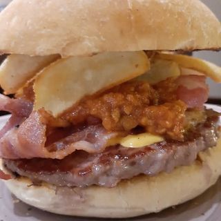 American Chili Burger