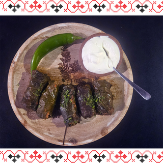 Sarmale in foi de vita cu smantana