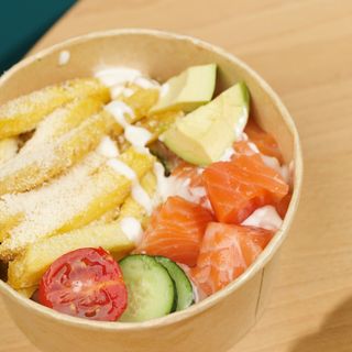 Ланч-боул з лососем