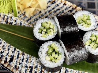 Макі з огірком