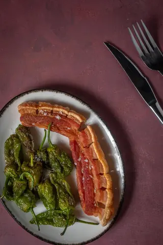 Torrezno con Pimientos de Padron