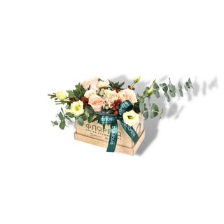 Cvetni aranžman u kutiji - Ruže i Lizijantus 02