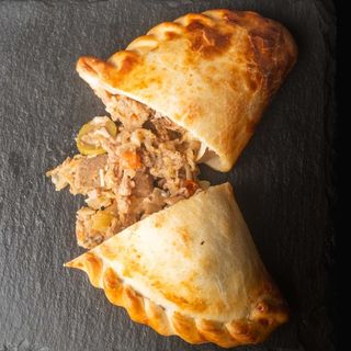 Empanada De Carne Cortada A Cuchillo