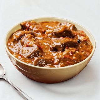 Goveđi gulaš i tijesto