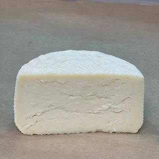 Formaggio pecorino semi stagionato 