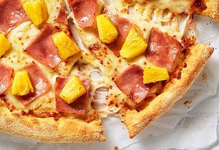 10 Pizza Hawaiana (Mediana)