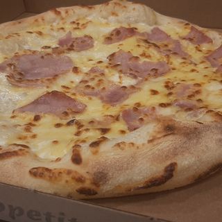 Пица шунка (520 г)