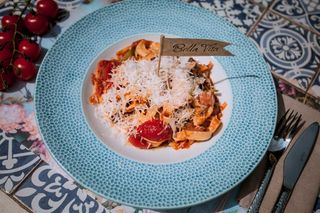 Паста з томленою телятиною та томатами черрі (310г)