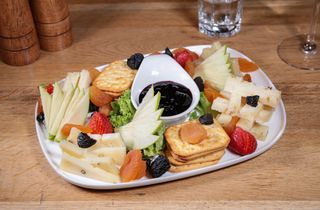 Platou de branzeturi romanesti