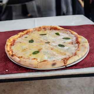 Pizza Quattro Formaggi