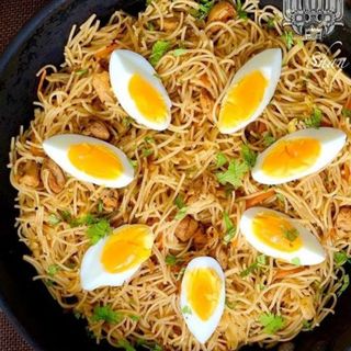 Sea food noodles porzione media