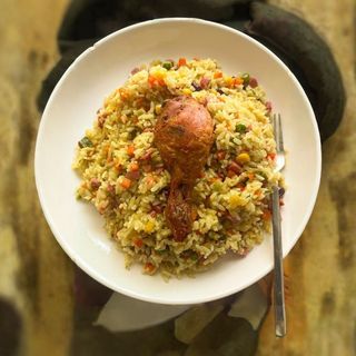 Fried rice and salad with beef