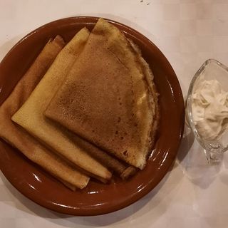 Блинчики со сметаной