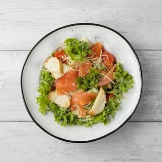 Цезарь с семгой