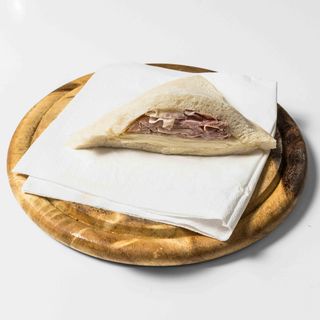 32. Tramezzino cica cica